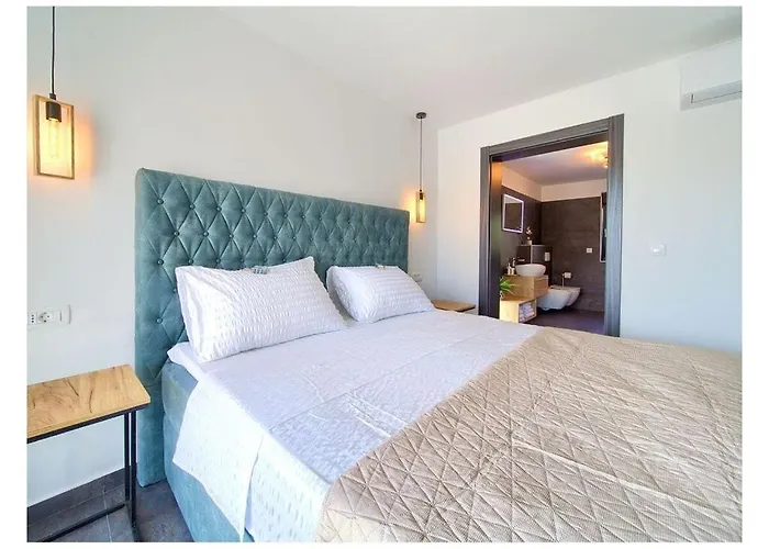 Chiara Comfortable Villa Krk Town