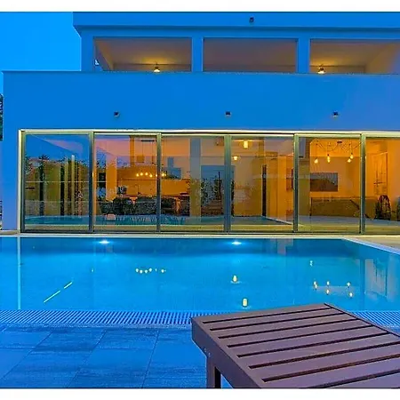 Chiara Comfortable Villa Krk Town