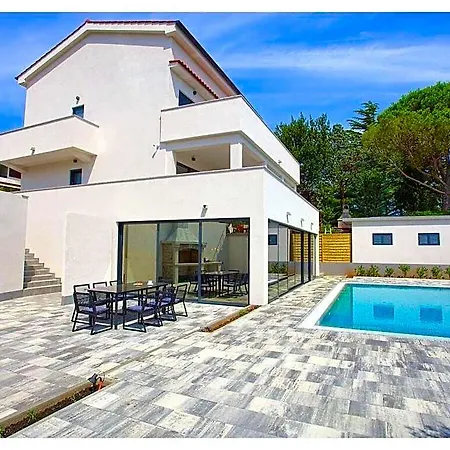 Chiara Comfortable Krk Town